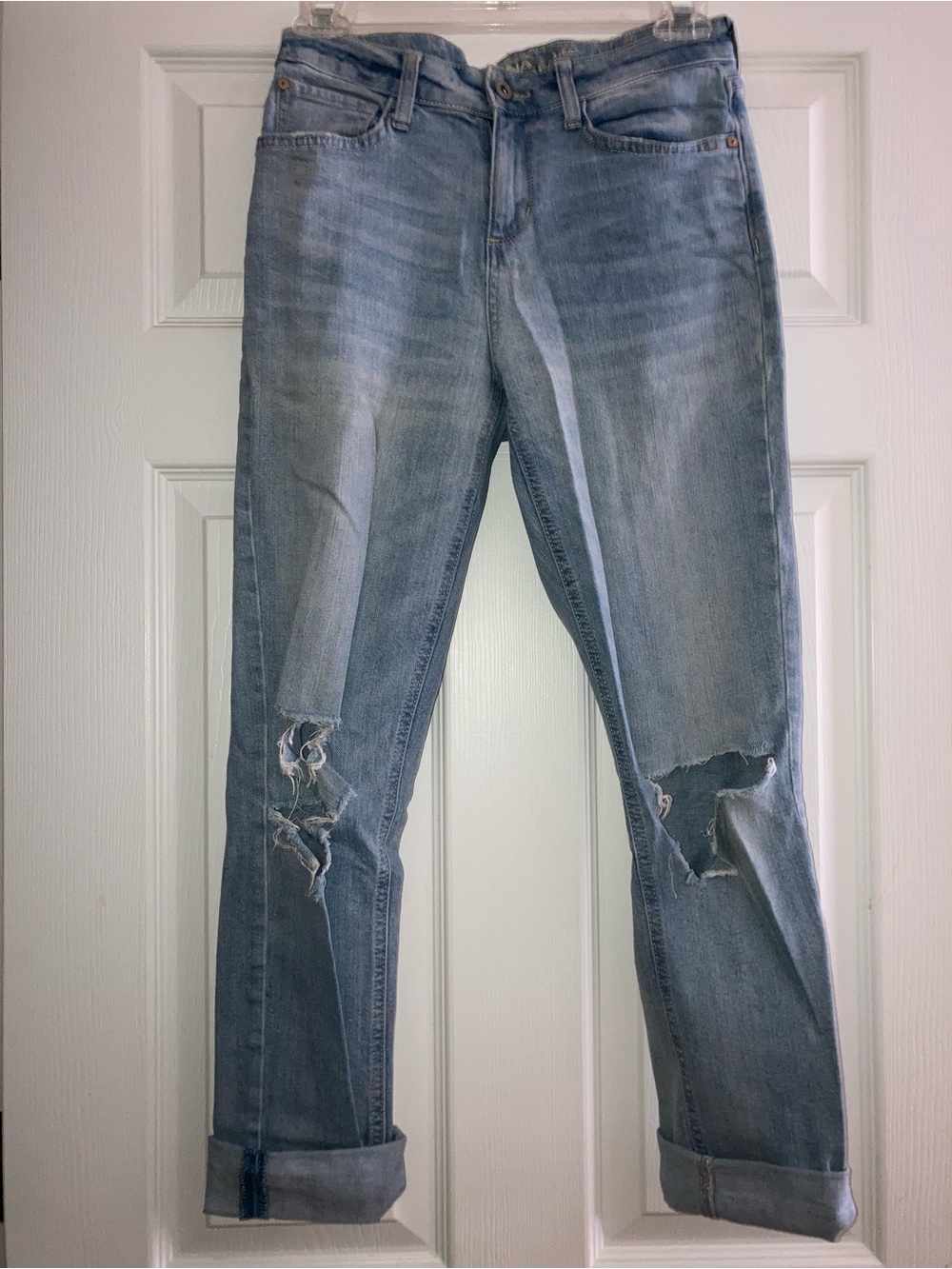 Arizona Ripped Boyfriend Jean